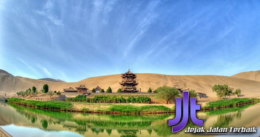 China's Desert Oasis: Dunhuang yang Memukau