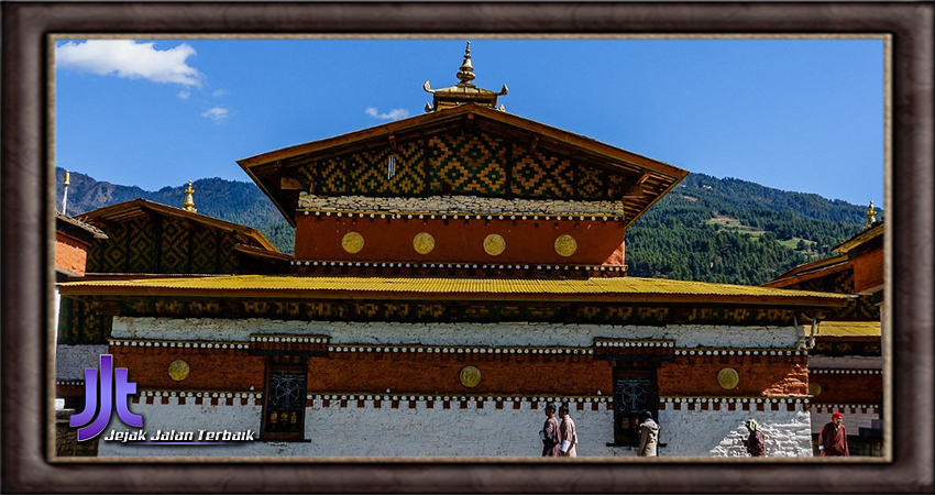 Mengunjungi Biara-Biara Kuno di Bumthang, Bhutan