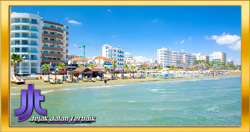 Pengalaman Berlayar di Pantai Larnaca Cyprus