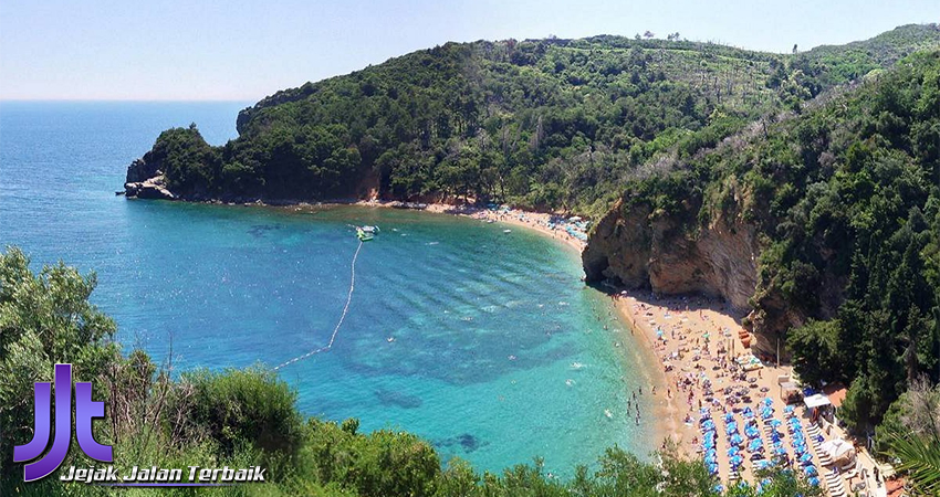Melihat Sunset di Pantai Mogren, Montenegro